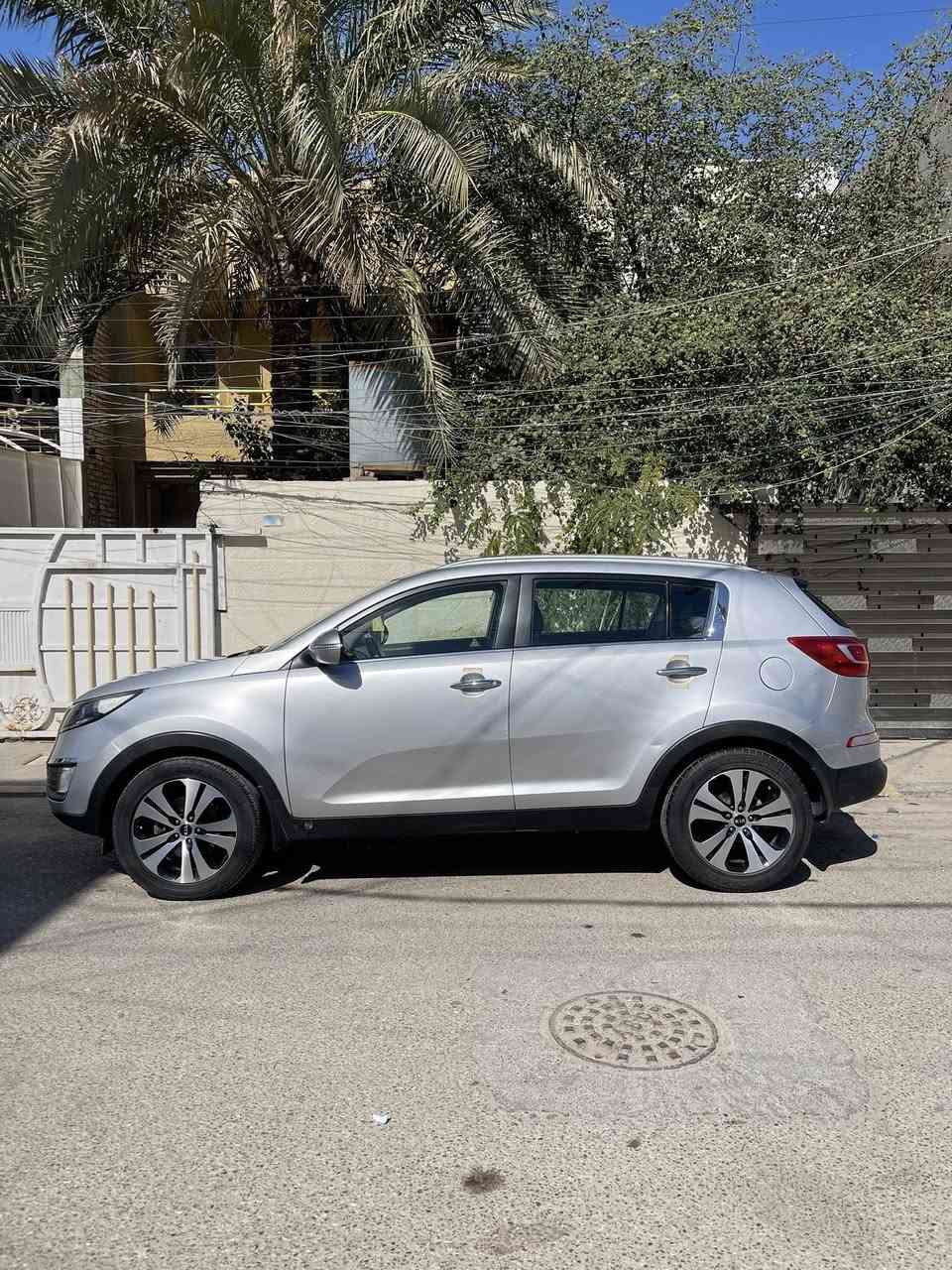 كيا سبورتج 2012 خليجي
كفالة عامة
محرك 2000 دوش
كير محرك تبريد كهربائيات على وضع الشركة
مكفولة من الصبغ والتبديل 
عدا شبر بارد بالباب مال السايق
وملاحضات مأشرهن
مواصفات خليجي نص فول
مري شفط
كاميرا خلفية
لد نهاري
جرس سرعة 120
ماشية 152 الف كيلو متر حقيقي
رقم اربيل الجديد باسمي
السعر144
مكاني
بغداد الحرية او الكرادة
***********
