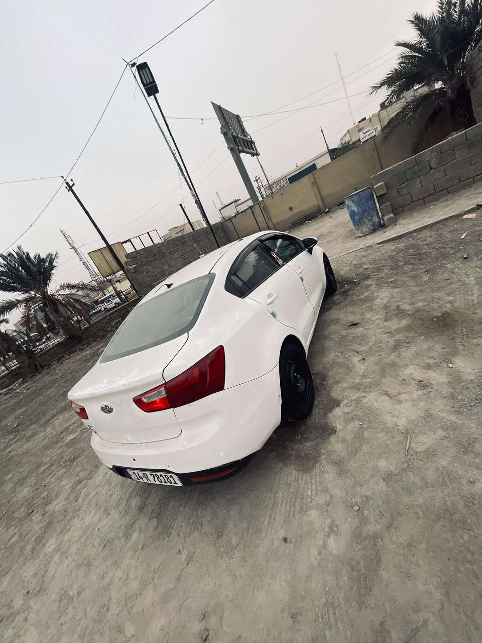 سلام عليكم كيه ريو موديل 2014 سياره   سياره سعره 75وبيه مجال قليل رقم الهاتف***********
