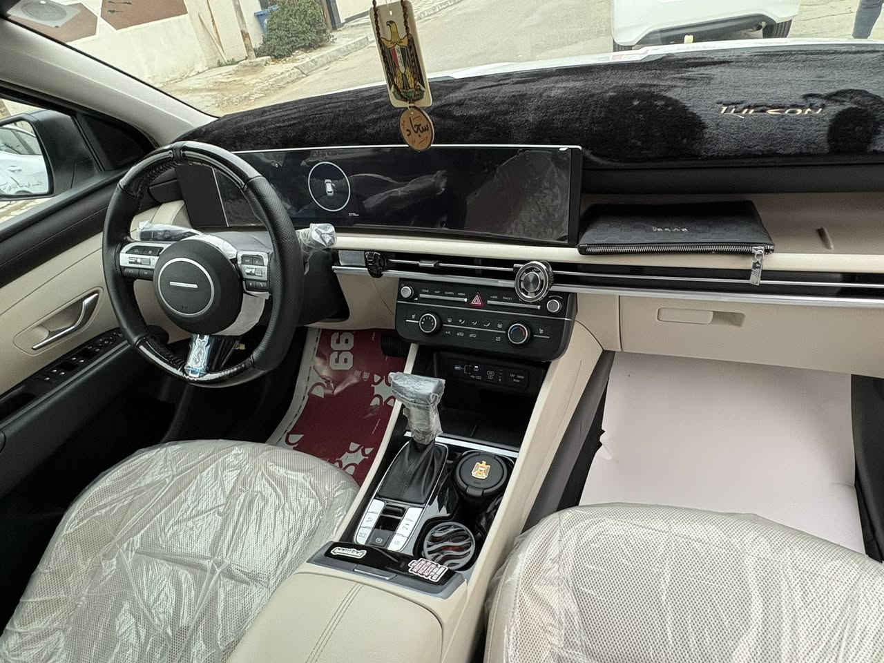 للبيع
هيونداي توسان 
2025
ضمان شركة الاولى موتورز 
السياره فول مواصفات توكلر 
شاشه وبصمه وكشنات كهرباء وتبريد بالكشنات
كامرا دواره 
حساس امامي خلفي
وباقي المواصفات معروفه مال توسان 
ماشيه / 3800 كليو زيرو على الشركه 
للاستفسار 
***********
السعر / شدتين و50 ورقه يعني 250 ورقه 
وبيها مجال
