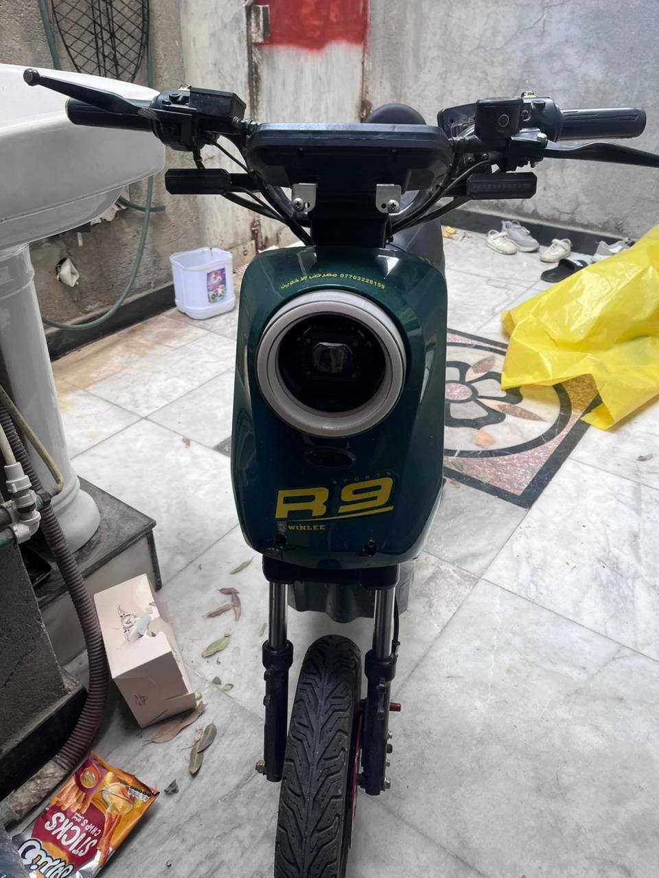 سلام عليكم دراجه شحن R9 خمس بطاريات دراجه كشي مابيه نضافت الدراجه 100/90 دراجه حلوه وأي عطل مابيه سعر 550 القبله قرب البريد  ***********
