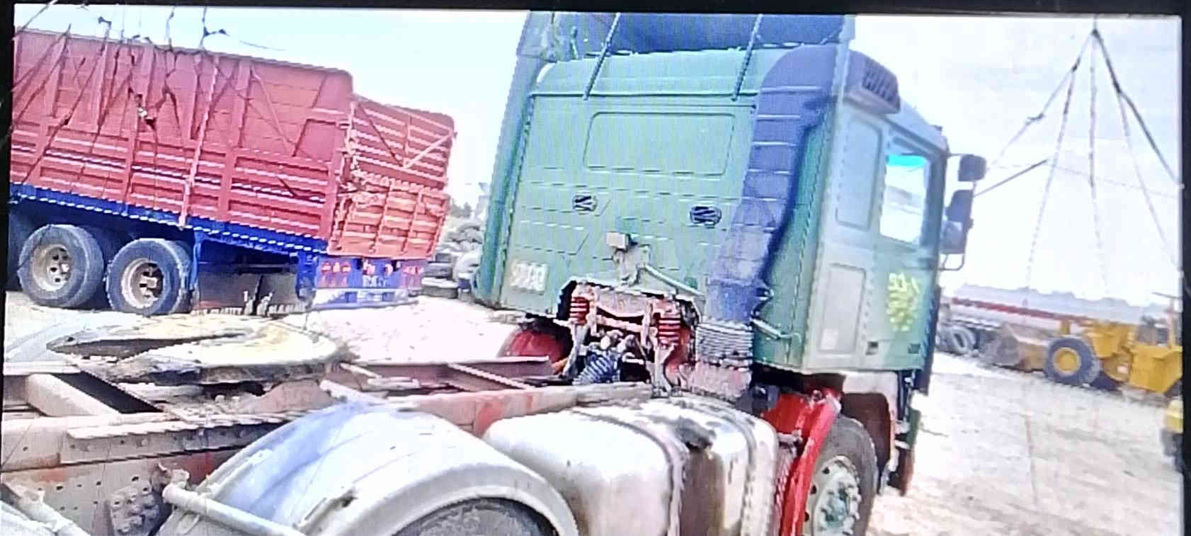 السلام عليكم فولفو F12 للبيع موديل 92 سنكل خلفي مزوج دشبول فر محرك 122 لا تنقيص ولا تبخير كير 3*3. لا كسر ولا فطر مظروبه باج بطن تخم تاير رقم صلاح الدين الماني مربوطه فلات جوانب متحركه اربع محاور سنويه تنتهي لل 28 للاستفسار ***********
