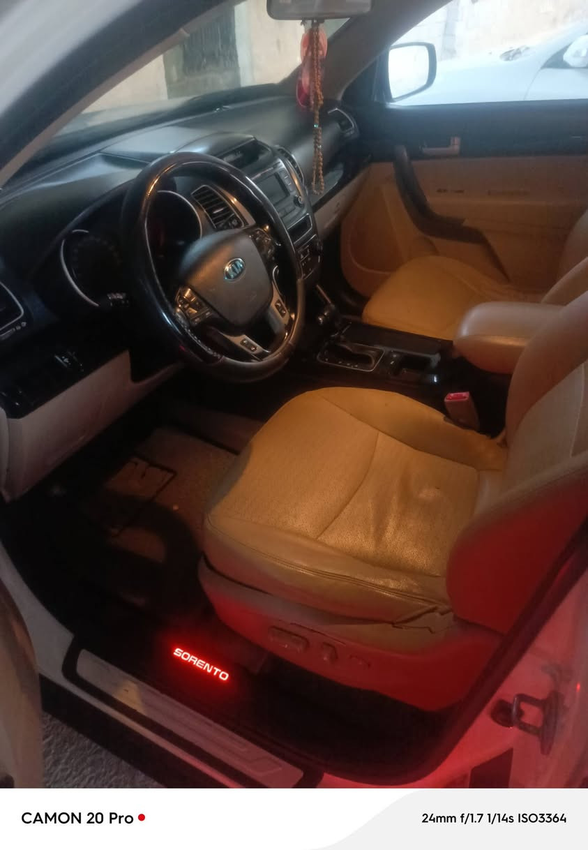 سلام عليكم
سورنتو موديل 15 فول مواصفات خليجيه. السعر 215 وبيه مجال
‏‪***********‬‏.  رقم صاحب السياره
