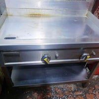 كرل بركر نظيف بحاله ممتازه السعر ٥٠٠ الف  بغداد الكراده  ٠٧٧٢٩٦٠٨١٢٩