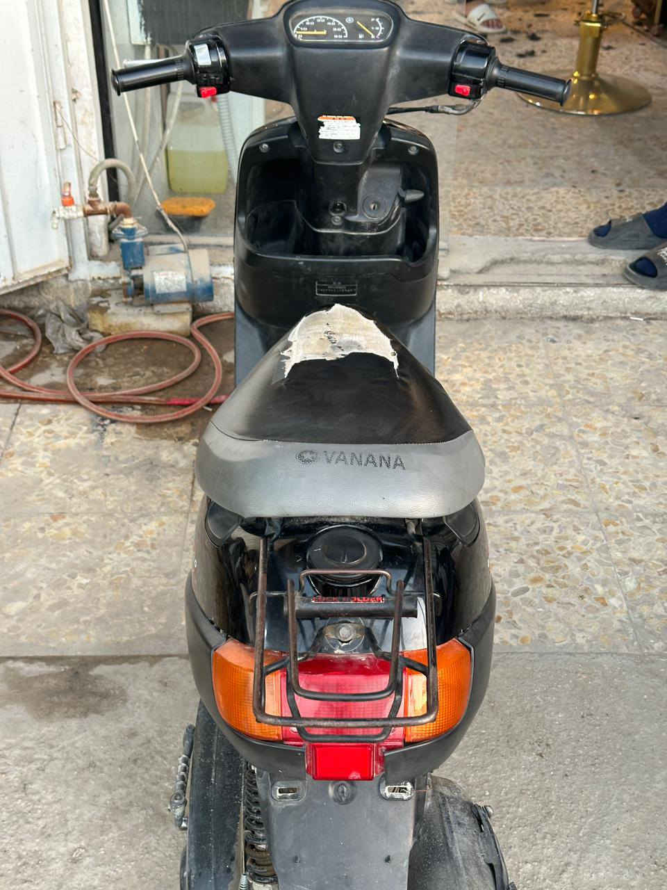 السلام عليكم دراجة بطه موديل 2003 كاملة مكملة اي نقص ما بيهه نكرة اب اي وكت المكان حي العباس عل حولي 
للاستفسار ***********
