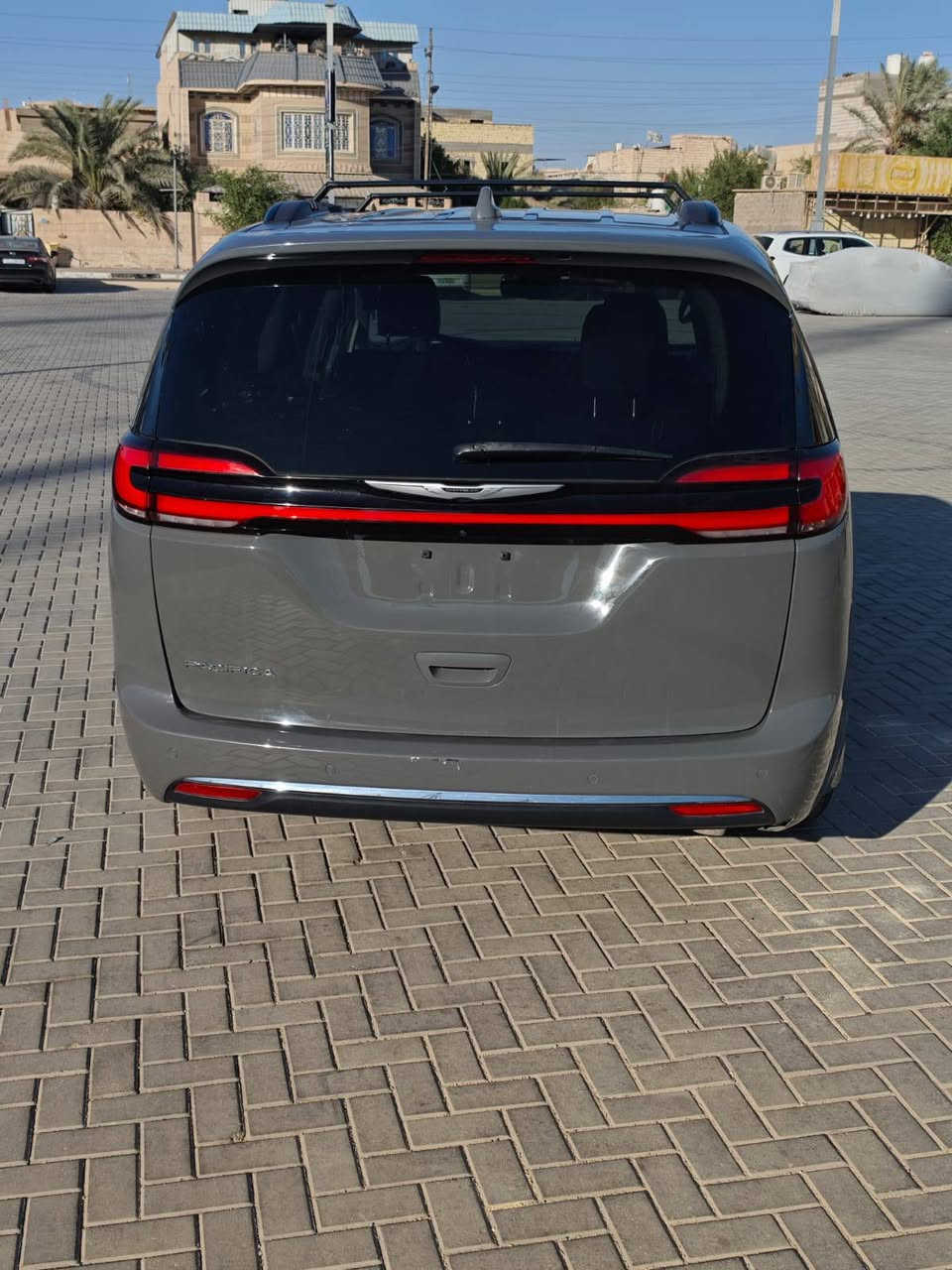 موديل  2022
محرك ٦ سلندر 3.6
مواصفات 
بصمة
تشغيل عن بعد
كشنات جلد
كشن تدفئة
كشن كهربائي
ستيرن تدفئة
رادار امامي و خلفي و جانبي
بريك بصمة 
صندوق شفت 
لايت ليد زينون
شاشة كبيرة
برده ابواب
ابواب جانبي كهربائي 
ابواب بصمة
تحكمات ستيرن
بقية المواصفات معروفة
سيارة داخله كفاله بس دعاميه امامي و من وصلت طلع بيها كلير أكثر من قطعه 
بجم كبس
سيارة موجود البصره -المعقل 
السياره بدون رقم تترقم جميع محافظات العراق 
رقم شاصي

2C4RC1BG2NR109491

رقم ☎️ 📞 

***********

#𝑪𝑯𝑹𝒀𝑺𝑳𝑬𝑹 #𝑷𝑨𝑪𝑰𝑭𝑰𝑪𝑨
