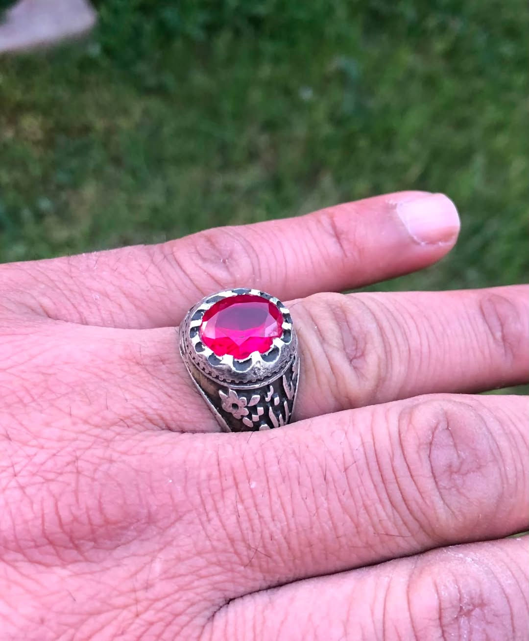 يا الله خاتم بحجر ياقوت اصلي شرط يدك فول بالجهاز بصياغة يدوية ثكيلة قياس الخاتم 22/23 للبيع فقط يوجد توصيل سعره 50 الف نهائي


**إذا كنت صاحب هذا الإعلان وتريد حذفه لأي سبب، رجاءا أرسل رسالة إلى الدعم الفني**