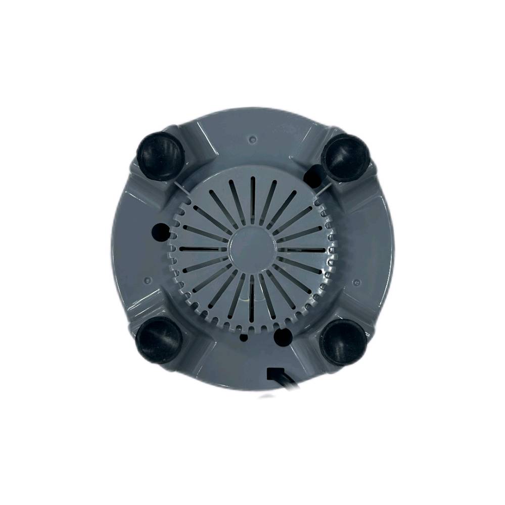 خلاط كهربائي احترافي

مصمم للمهام اليومية في المطبخ

 يتميز بتصميم متين وأداء عالي للتعامل مع مختلف المكونات بسهولة ودقة.

شفرات حادة من الفولاذ المقاوم للصدأ لنتائج فعالة وسريعة

محرك بسرعتين للتعامل مع المكونات القاسية مثل الجزر، المكسرات، القهوة، البصل، واليقطين

غلاف مقاوم للتسرب مع فتحة قياس مخصصة لإضافة المكونات أثناء التشغيل

قاعدة ثابتة مزودة بأقدام مطاطية مانعة للانزلاق

مرفق مطحنة قهوة/توابل لطحن ناعم ودقيق

وصلة معدنية بين المحرك ورأس الدوران لضمان أداء قوي وطول عمر الاستخدام

الاستخدامات: عصائر الفواكه – طحن القهوة – فرم البصل والجزر – تحضير المهروسات – خلط المكسرات والبقوليات

القدرة الكهربائية: 1000 واط
الجهد الكهربائي: 220-240 فولت، 50-60 هرتز