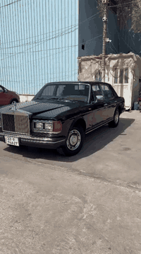 السياره موديل 1983
جام كهرباء 
كشن كهرباء
مري كهرباء
جكات خلفيه هايدروليك
ماشي 95
صبغ امريكا فقط
اي ستفسار 
***********
