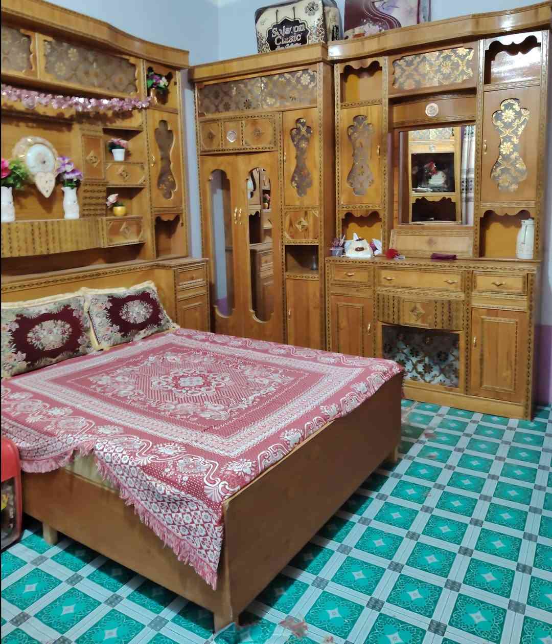 من رخصة الادمن
متاح غرفة خشب عراقية حطاطة خشب قثيل نظافة ١٠٠ ٪ خشب عالي غرفة كاملة 6 قطع السعر 900 الف قفل
تواصل مع *********** او عل واتساب
