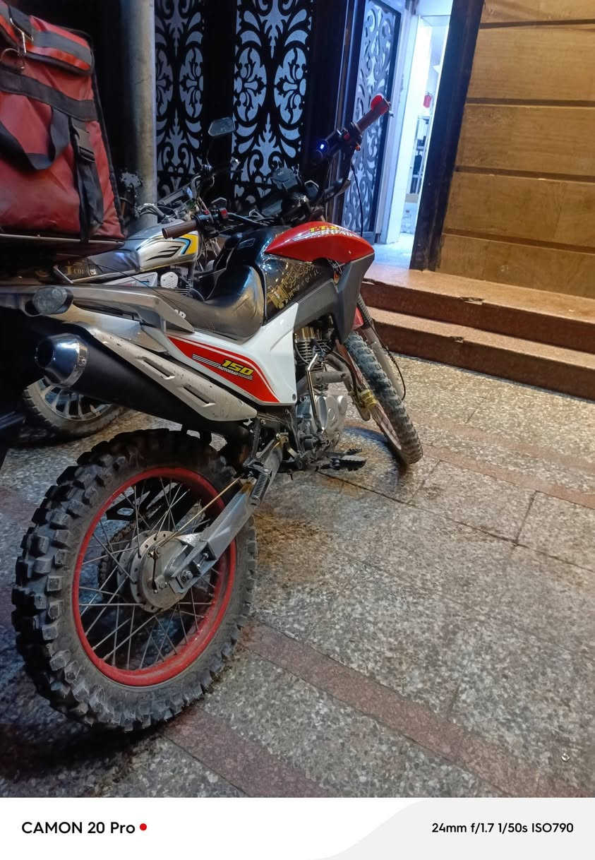 السلام عليكم قفاز لونسن TTX  للبيع او مراوس بCRX الدراجه بدون ارقام كلك مكفوله كفالة عامه  مكينه كهربائيات  كلهه شغاله نقص الدراجه بس  الدبل الامامي اليسره گايم فقط السعر  مليون و400 وبيهه مجال بسيط كلش شراي اتصل على هذا الرقم *********** .... عنواني بغداد الامين الثانيه .
