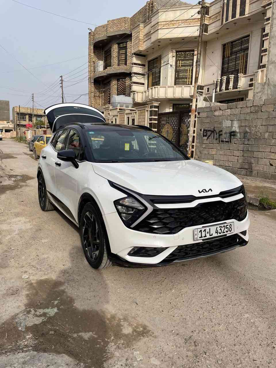 سبورتج  GT LINE
2024

(جيتي لاين )فول 1/1

- وارد خليجي 

‏‎ - بانوراما 

‏‎ - سعة المحرك 2.0L

-‏‎ مرتبط بناقل حركة أوتو 6 نمر

‏‎ - عدد AIR BAG6

‏‎ - حساسات أمامية 

‏‎ - حساسات خلفية

‏‎ - لايت زينون + LED

‏‎ - كشافات 

‏‎ - بك لايت LED

‏‎ - ويل كب 19

‏‎ - قبضات أبواب من الألمنيوم

-‏‎ اريل نفكيشن

-‏‎ تشغيل عن بعد 

‏‎ -فتح الصندوق كهرباء ذكي 

‏-‎ دشبول شاشة 

‏‎ - شاشة ابل كار بلي واندرويد اتو

‏‎- كاميرا دوارة

‏‎ - المقاعد جلد اسود 

‏‎ - تدفئة المقود والكشنات الأمامية

‏‎ - مثبت السرعة Cruise 

- الأوامر الصوتية

‏‎- أوضاع القيادة  Drive Mode

‏‎ - فحص أنظمة السيارة 

‏‎ - حساسات ضغط اطارات 

‏‎ - شفتات مقود

‏‎- تبريد شاشة

‏‎ - هاند بريك بصمة 

‏‎‏- ABS 

‏‎‏ - Auto Hold    أوتو هولد

‏‎‏- ISO Fex        ايزو فكس

‏‎- نظام مانع الانزلاق

‏‎- نظام نزول المنحدرات 

‏‎- اشارة في المرايا الجانبية

‏‎- مخرج منفذ الطاقة 

‏‎‏- حساسات كامله داير السياره 

-شاحن هاتف لاسلكي 

-السعر 265 وبيها مجال 

السياره مغلفه ppf عامه السياره كلها مغلفه
داخل وخارج 
—————————————————-

مكان السيارة بغداد ابو غريب 

للأستفسار *********** امير
