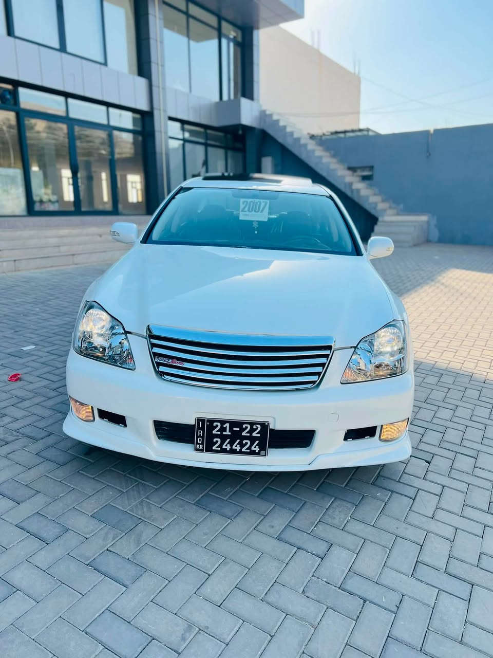شاهینە ساق 2007
گێڕ کەورە مەکینە بچوک 
ناوڕەش ساج سوور 
فوول .
جڵد هیتەر
سڵایت.
ئاوێنە ئیشارەت 
دنگەی ئستیل
بێ دووگەڵ
سێ دووگمە  
کامل مەسرەف .
ساردوو گەموو بریکی بەسراوە .
تەقەو ڕەقەی نییە .
دوو پارچەبۆیاخی ئەورووپایە
سعری 77گەڵاو مەجال.
***********.
***********سەیسایەق
