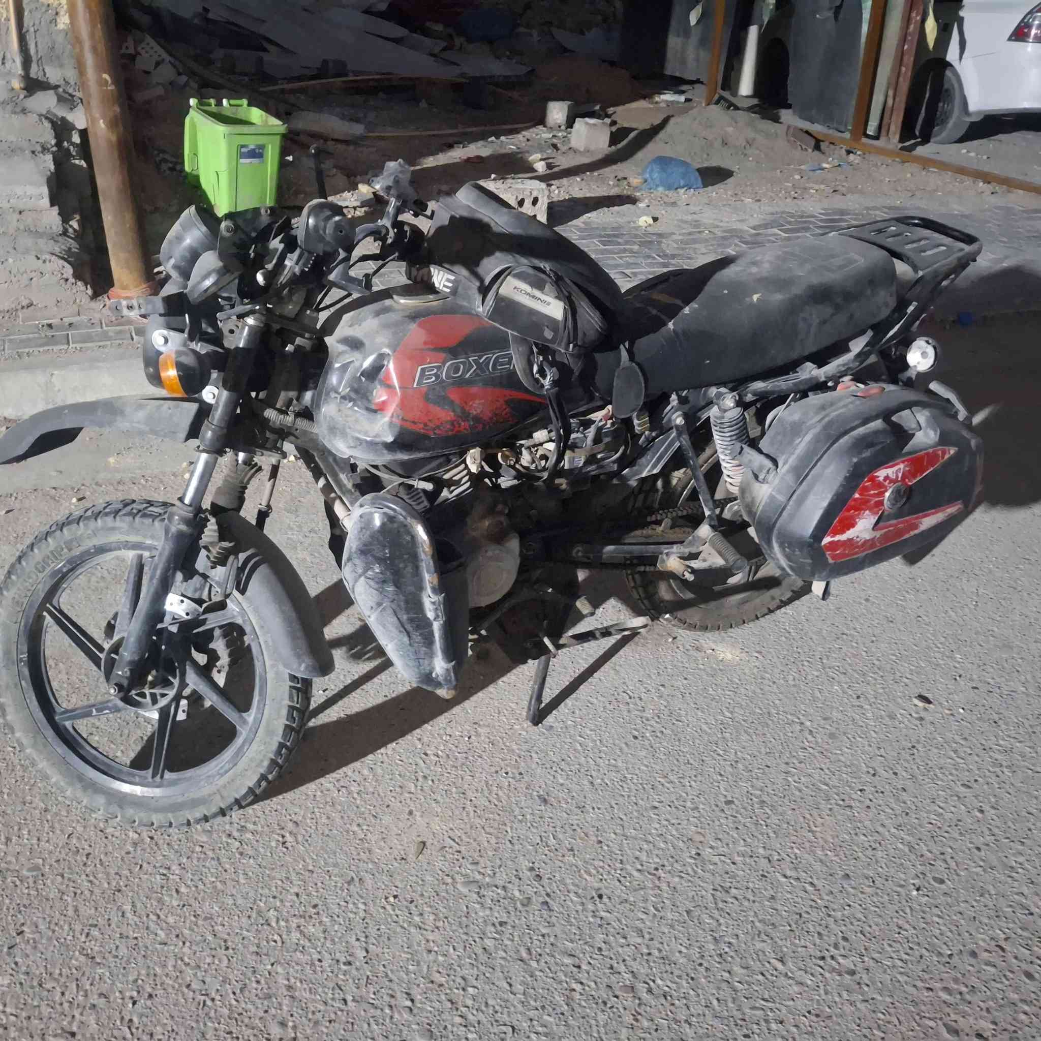 دراجه بوكسر 2023سنويه دراجه بيه حادث مكينه مجفته وشغاله السعر 900بيه مجال ***********وتساب بس
