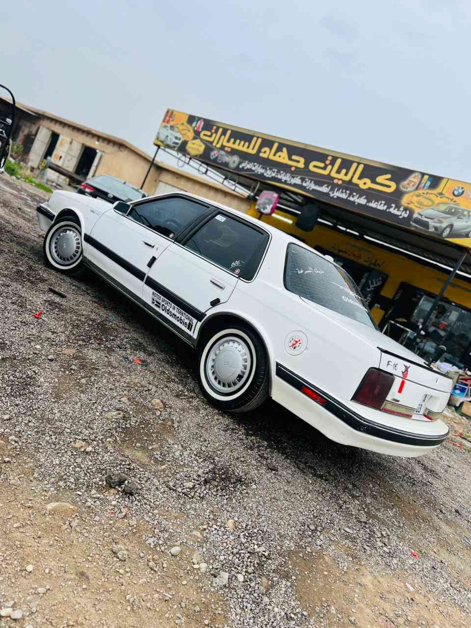 السلام عليكم
للبيع وترهم مراوس بسياره ادوات
اولدز 
موديل 1990
رقم بغداد دولي مشروع وطني
كير محرك شرط 
صدر جديد 
تخم تاير جديد 
كهربايات كلها شغاله مابيها نقص 
السياره احلى من الصوره 
السعر 43 وبيها مجال شي قليل 
مكان السياره تكريت الاستفسار الاتصال عل ***********
