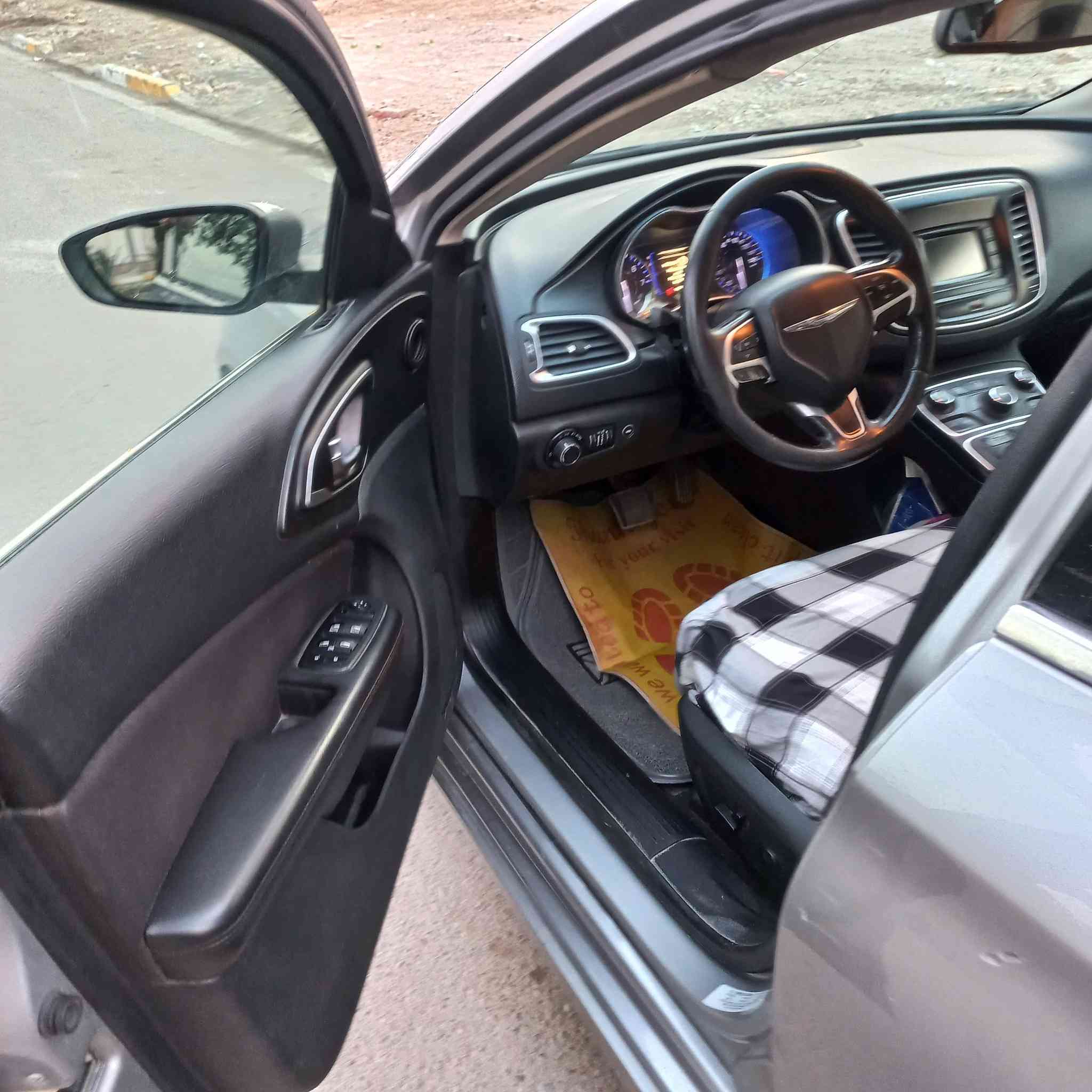 السلام عليكم  C200 موديل 2015
رقم بغداد الماني مشروع وطني سنوية ٢٠٢٨ 
مكينة ٢٤٠٠
ماشية ١٥٥ ميل تقريبا 
بصمة  كير مكينة تفحص واتشغل كدامك 
تايرات جدد  حدادة نص عمر
تبريد تدفئة شغال  
كروز سرعة باقي المواصفات عل وتساب 
كرسي السايق اوتو  حادثهة حلو تقرير موجود 
صورة الحادث مرفقة مع  الصور باقي التفاصيل عل وتساب 
عنواني بغداد صليخ 
للبيع او مراوس  معروضة 105 
*********** وتساب فقط 
تجي واتجيك اي مكان  
مع جزيل الشكر
