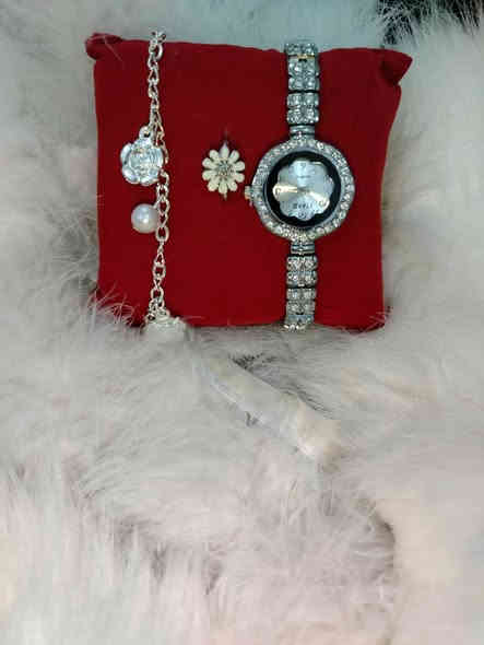 ساعات نسائية طلاء ثابت مميزات وراقيات✅
ازرعلي صدفة بكل درب يمكن اجيك!💜

سعر نار 🔥 القطعه 7 قطعتين 13 الف 

وجميع الالوان والموديلات متوفره 
❤️😍
للحجز مراسلة ✅
‌‎ الفيس بوك 
‌‎واتساب ***********
يوجد توصيل 🚕🚕 

 

داخل الحويش والمناطق المجاوره 

للحجز والاستفسار يرجى 

الاتصال على الارقام 

***********) او مراسلة الصفحه 

العنوان : مكتب سرمد مقابيل سنتر الحويش 1

اهلا وسهلا وكل هلا بيكم زبائن  🌹 🥰 

بأدارة حسوني الطائي
