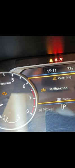 سلام عليكم للبيع نيسان سنترا 2023 بيه حادث أمامي كفاله كير ومحرك وحدانيه وسياره جاهزه من كل شي السعر12300 $ العنوان بغداد اتصال عله ***********
