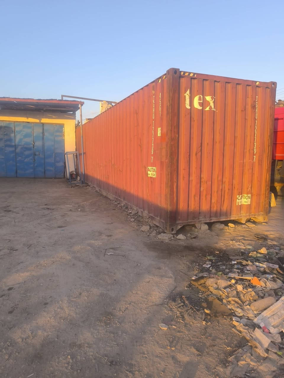 سلام عليكم حاويه للبيع نضيفه كلش للاستفسار الاتصال ***********
