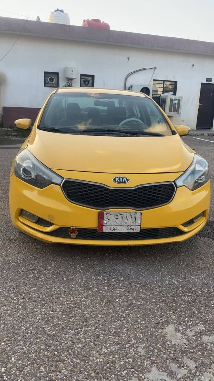 كيه فورتي
موديل 2015وارد أمريكي 

حادث بابين عكس السايق بدون دواخل

مكينه كفاله تبريد ثلج

صدر جديد 

السعر 106

المكان بغداد 

***********واتساب موجود
