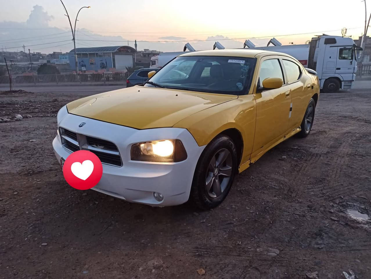 السلام عليكم
جارجر 
موديل 2010
وارد امريكي 
رقم نينوى الدولي 
تبريد 
كابون بانزين
كير ومحرك  شرط 
محرك 6 س 3500
هيئه وغرامات صفر 
بيها خط موصل بغداد 
سياره ضررها بوند وجاملغ 
شرط التحويل 
السعر 95$ وبيها مجال 
موصل الايمن /وات ساب ***********
