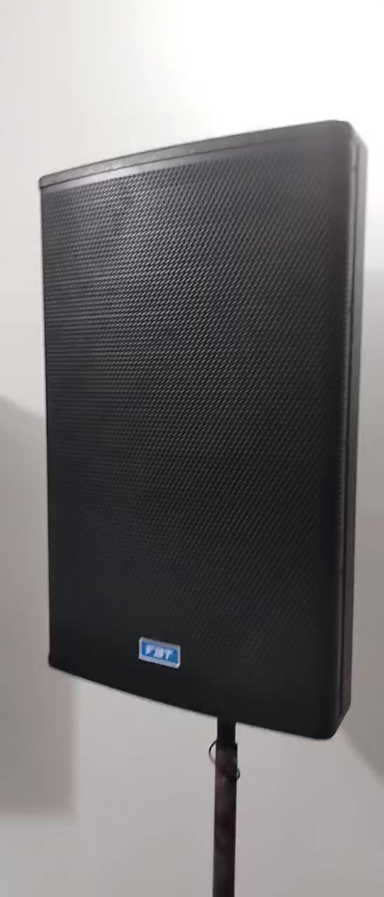 السلام عليكم ورحمة الله وبركاتة خدام الحسين توفرن مكبرات الصوت(FPT 115 MITUS) و(YAMAHA) لبه 15 انج التويتر 3000 الكروسوفر الظخم شرط صوت ونقاوه ودفع كلش راقي بمعنى الكلمه ضمان سنه كامله اي استفسار هذه رقمي*********** واني خادم اخوكم  ملا عصام الكربلائي
