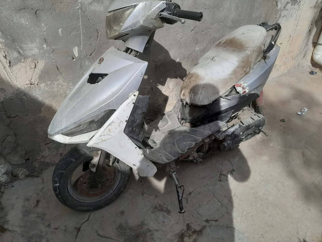 السلام عليكم هاي دراجة اف س دراجة كلش شغال كهربايات شغال مكينه بيه مال ماكس  شغال بس كفراته تعبانه سعره عل هاذ رقم 
***********
