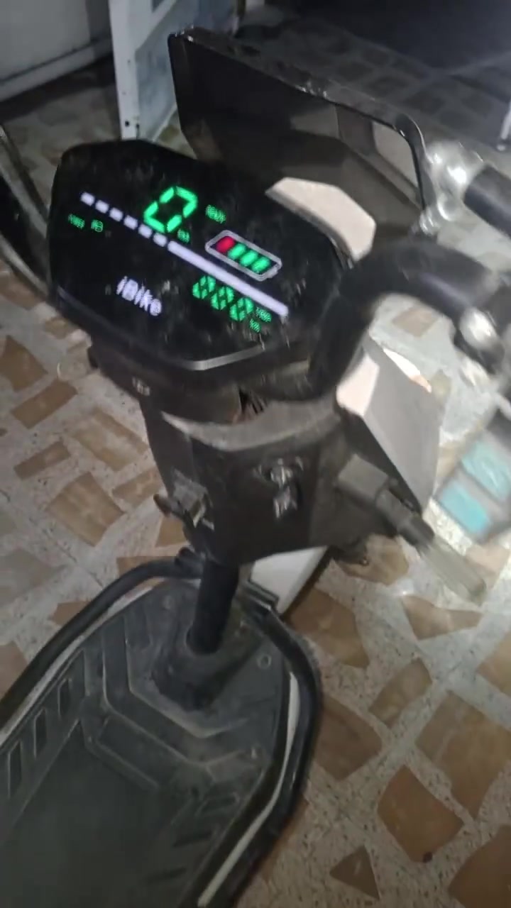 ماطور شحن للبيع مع أربعة بطارية سعر نهائي 290الف مكفول من كلشي


**إذا كنت صاحب هذا الإعلان وتريد حذفه لأي سبب، رجاءا أرسل رسالة إلى الدعم الفني**