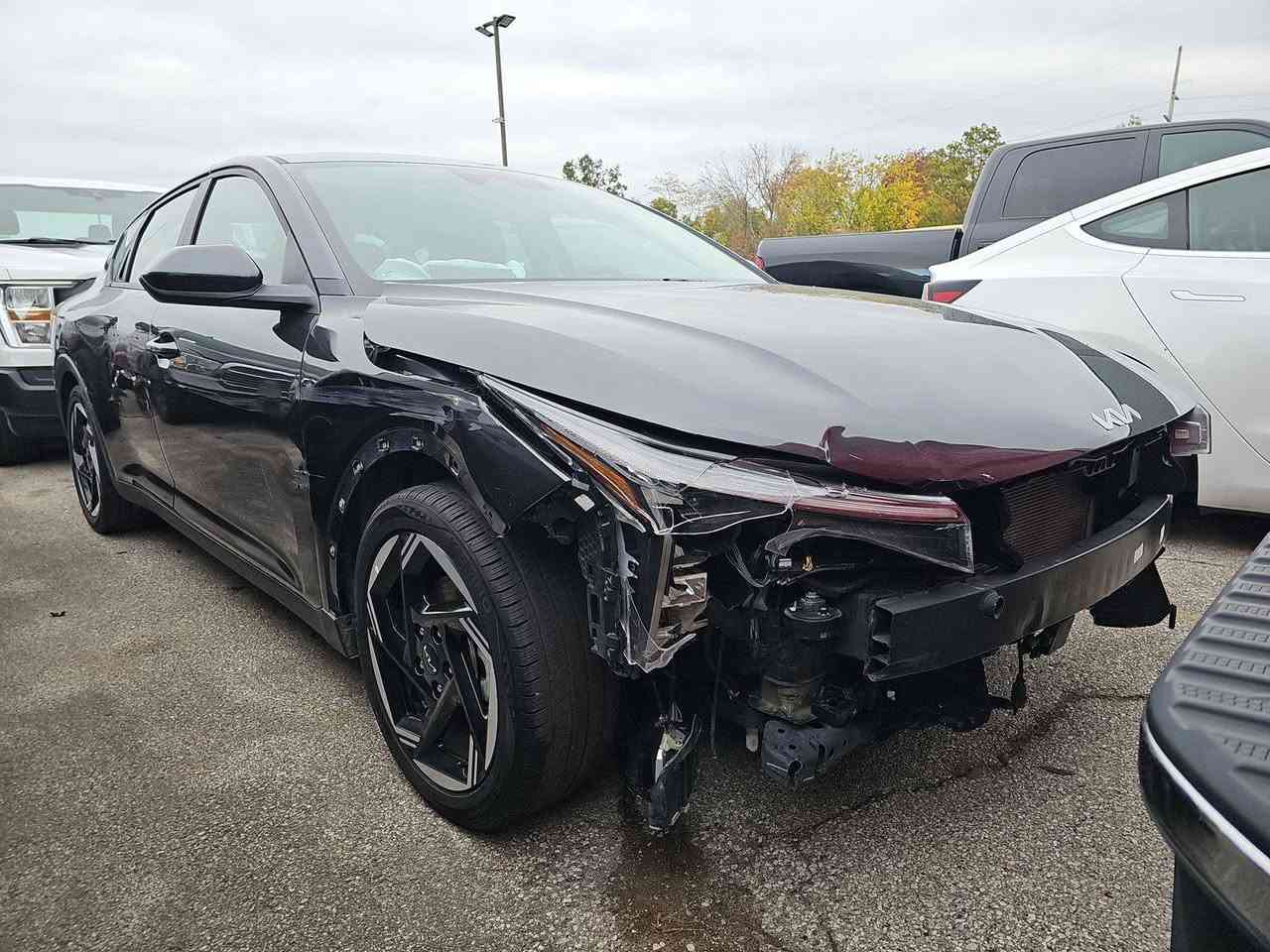 السلام عليكم K4 موديل 25 فول الفول EX عده فتحه حادثه موضح بالصور تعتبر كلين سياره حاليا  بعمان الحره تباع على وضعه السعر 105 الإتصال على الرقم ***********
