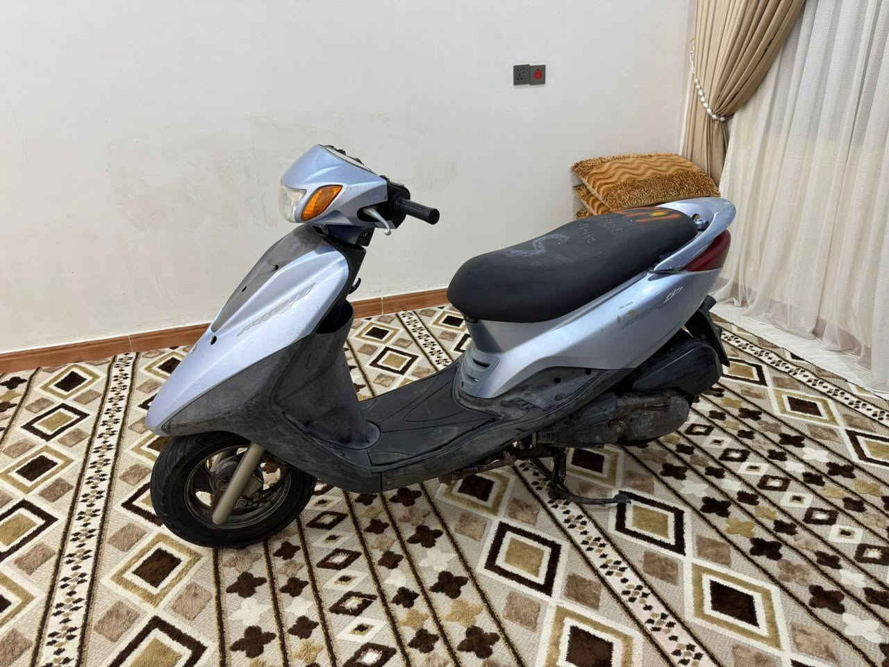 سلام عليكم  دراجة جديده مكينه جديده برغي ممفتوح بيهه كفرات اصليه دراجه كلهه بلاديه سعر 750 مكاني بغداد شراي يتصل ***********
