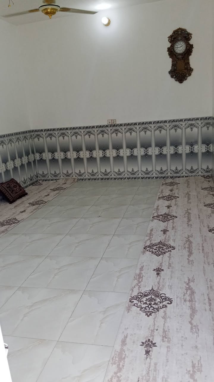 سلام عليكم الدار للبيع غماس الحولي شارع ناضم الشبلي المساحة 160 طابوصرف حر بناء جديد 2023الستفسار ***********
