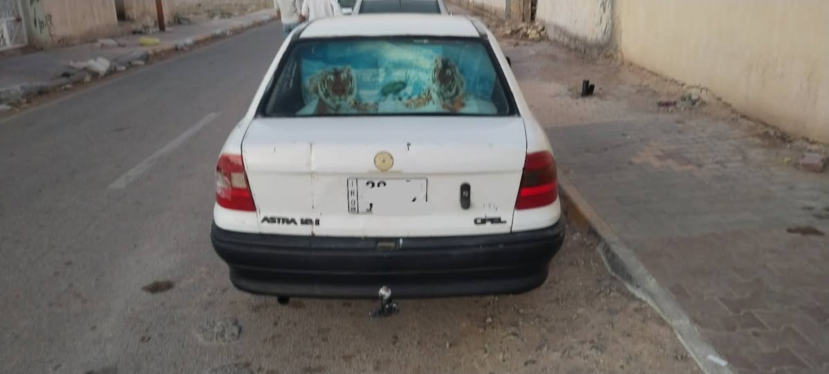 السلام عليكم
اوبل استرا
موديل 93سنويه وارقام وهزه
جديده رقم واسط
عنوان واسط النعمانيه السعر
28 للاستفسار الاتصال ***********
