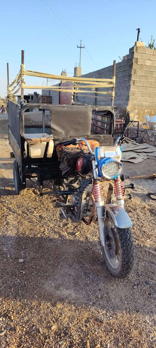 سلام عليكم 
طرطوره موديل 18محركها موديل 25 شغاله صلف هندر كربائيات 
بدون اوراق مكانها هيت المعموره رقم 
***********
