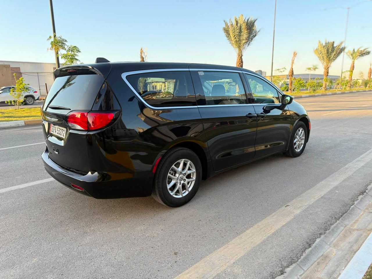 2024 CHRYSLER VOYAGER, LX
للبيع كلايسلر فويجر وارد امريكي موديل 2024

رقم اربيل أجرة احمر ترقيم جديد فحص وهزه جديد تحويل ثاني يوم

مكفولة كفالة عامة كلين بدون ايرباك      بدون صبغ بدون تبديل حته الدعاميات مكفولة من الصبغ مكفولة من الشخط والتكحيل مكفول من الغرق 

***********

حجم محرك 3600

بصمة تشغيل وابواب بصمة وتشغيل عن بعد 

ابواب سلايد كهربائي ⚡️ 

صندوك كهربائي شفط

رادار امامي تحديد مسار توقف ذاتي 

تبريد مركزي 3 قطع

كشن كهرباء

سيارة جديدة تخم تاير جديد 

سعر.   230 ورقة 

مكان السيارة بغداد الكرخ قرب شارع مطار بغداد الدولي
