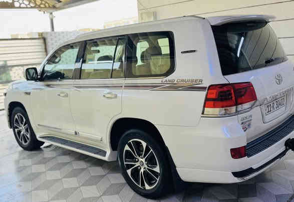 لاندكروز 2021 بريم اصلي كفاله عامه من جكه الابره 
جديده كارتون ماشيه 79 فقط فووول 1/1 مواصفات البريم 
بيع او مراوس السعر 617$ مكاني بابل - الشوملي 
للاستفسار *********** او ***********
