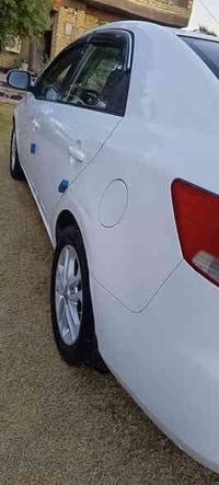 سيراتو ٢٠١١ بيه قطعه تبديل الجاملغ الايسر نتيجه شخط بسيط والباقي كفاله...