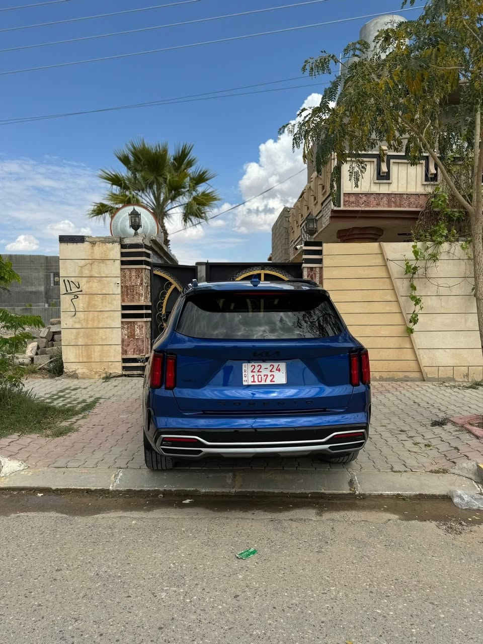 🚘 للبيع كيا سورينتو 2022 SX Prestige VIP 🚘  
🔥 أعلى فئة / سبورت بلاك ادشن / وارد أمريكي / نظيفة جداً / مكفولة من الدعامية للدعامية
مرقمة أربيل باسمي 
شعار أسود + ويل كب أسود + شكل رياضي كلشي بيها اسود 

✅ محرك 2.5 تيربو نشط اكثر من ال6 🔥  
✅ دفع رباعي AWD  
✅ كير 8 سرعات  
✅ 7 راكب  
✅ سقف بانوراما  
✅ أوضاع قيادة متعددة  
✅ نظام نزول منحدرات  
✅ شاشة عدادات ديجيتال  
✅ شاشة كبيرة  
✅ رادارات أمامية وخلفية وجانبية  
✅ كاميرات نقطة عمياء  
✅ الحفاظ على المسار  
✅ قيادة شبه ذاتية  
✅ توقف تلقائي أمامي وخلفي  
✅ شفتات كير على الستيرن  
✅ شحن لاسلكي  
✅ سايد بريك إلكتروني  
✅ أوتو هولد  
✅ تدفئة ستيرن  
✅ كراسي كهربائية  
✅ تدفئة للمقاعد الأمامية  
✅ تدفئة للمقاعد الخلفية  
✅ سماعات BOSE  
✅ مرايا تعتيم تلقائي  
✅ إشارة بالمرايا  
✅ إنارة LED / عدسات  
✅ منافذ USB وشحن للركاب  
✅ كراسي خلفية VIP منفصلة
السعر 280 / للتواصل
***********
***********
