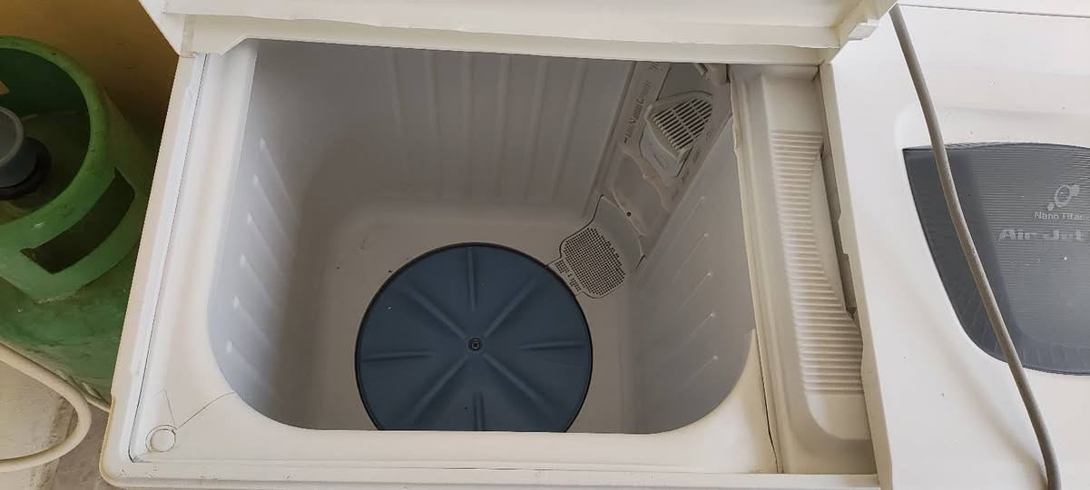 للبيع غساله هيتاشي اصلي شغال غسل وتنشيف شرط مال البيت
السعر 100 الف وبيها مجال

عنوان برطلة  

***********
