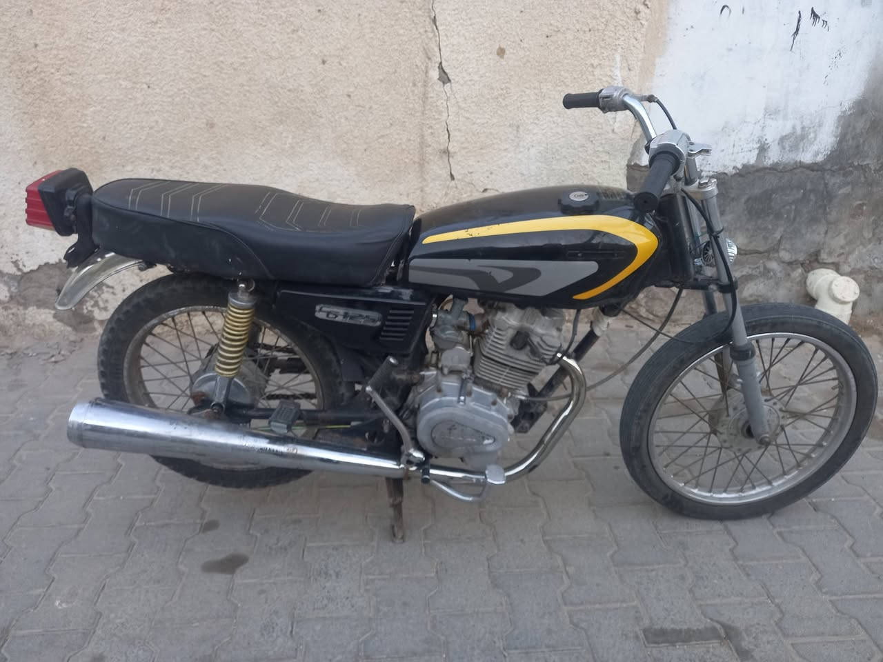 سلام عليكم دراجه للبيع كلك فقط مكاتبه ابيع كومه حديد سعره 140 قفل قفل ***********
