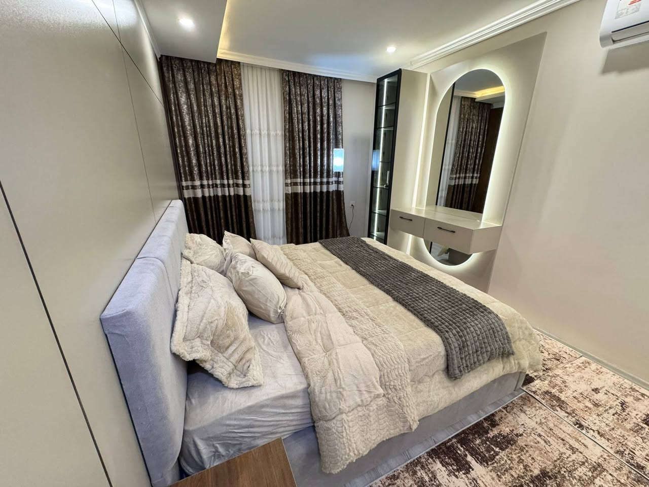 شقة للايجار و للبيع
ثلاث غرف وصالة مؤثثة vip

صفر  - مساحة 170متر

طابق الخامس

اربيل مجمع واو تاورز 

سعر الإيجار 1000 $

للحجز والاستفسار التواصل على 

الرقم *********** واتساب
