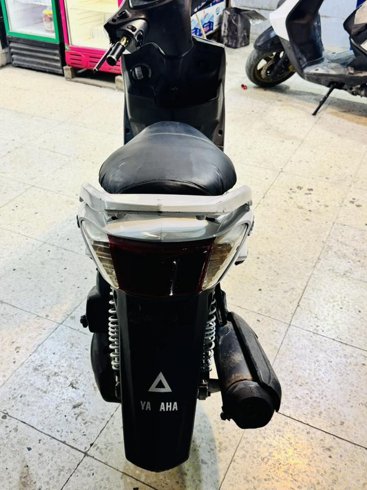 السلام عليكم سكنس فحل للبيع الدرجه خير من الله دراجه مكفوله تخم دبلات جديد حساس ستاند السعر٨٠٠ وبيه مجال العنوان بغداد التاجي ابو عضام الرقم***********
