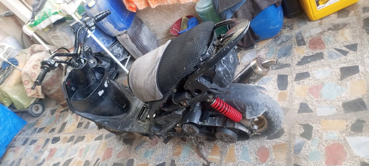 سلام عليكم عدله مال لعب مكينه 55 دراجه شلعه ومعدل قوي... الدراجه نكره سلف بكل وقت... العنوان بغداد البياع الرقم *********** السعر 300 وبيهه مجال حك الجيه
