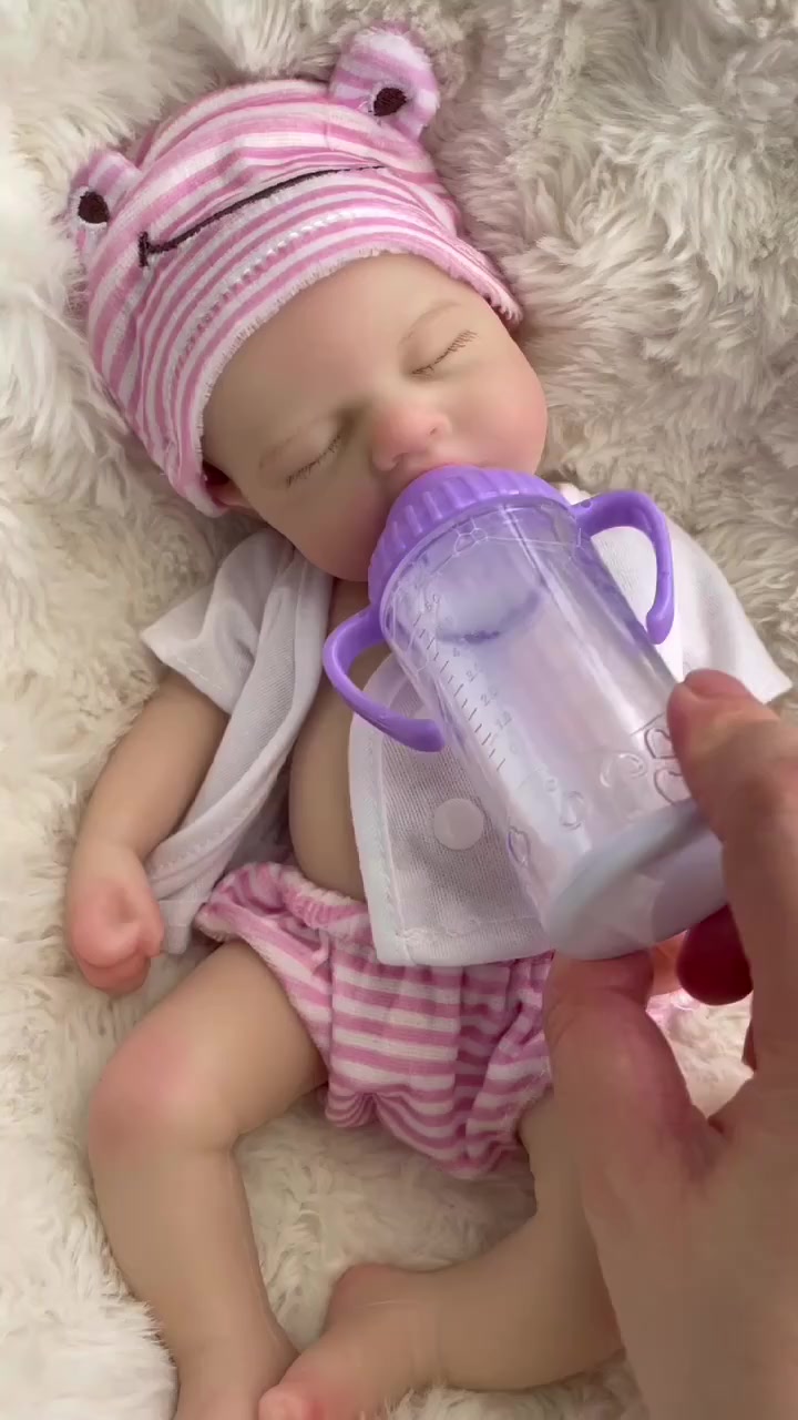 بنات لا يفوتكم 😍أجمل لعب أطفال ملامحها حقيقية جداً وكأنها بيبي صدك 👶💖

✔️ تفاصيل دقيقة✔️ ملمس ناعم✔️ شكل يخبل ويجنن✔️ مناسب للهدايا 🎁

📸 مثل ما تشوفون بالصورة… الجمال يحچي عن نفسه!

🔥 الكمية محدودة📩 للحجز والاستفسار دايركت أو واتسا

عنوان الجمال والدلال
@إشارة إشارة الأصدقاء


**إذا كنت صاحب هذا الإعلان وتريد حذفه لأي سبب، رجاءا أرسل رسالة إلى الدعم الفني**