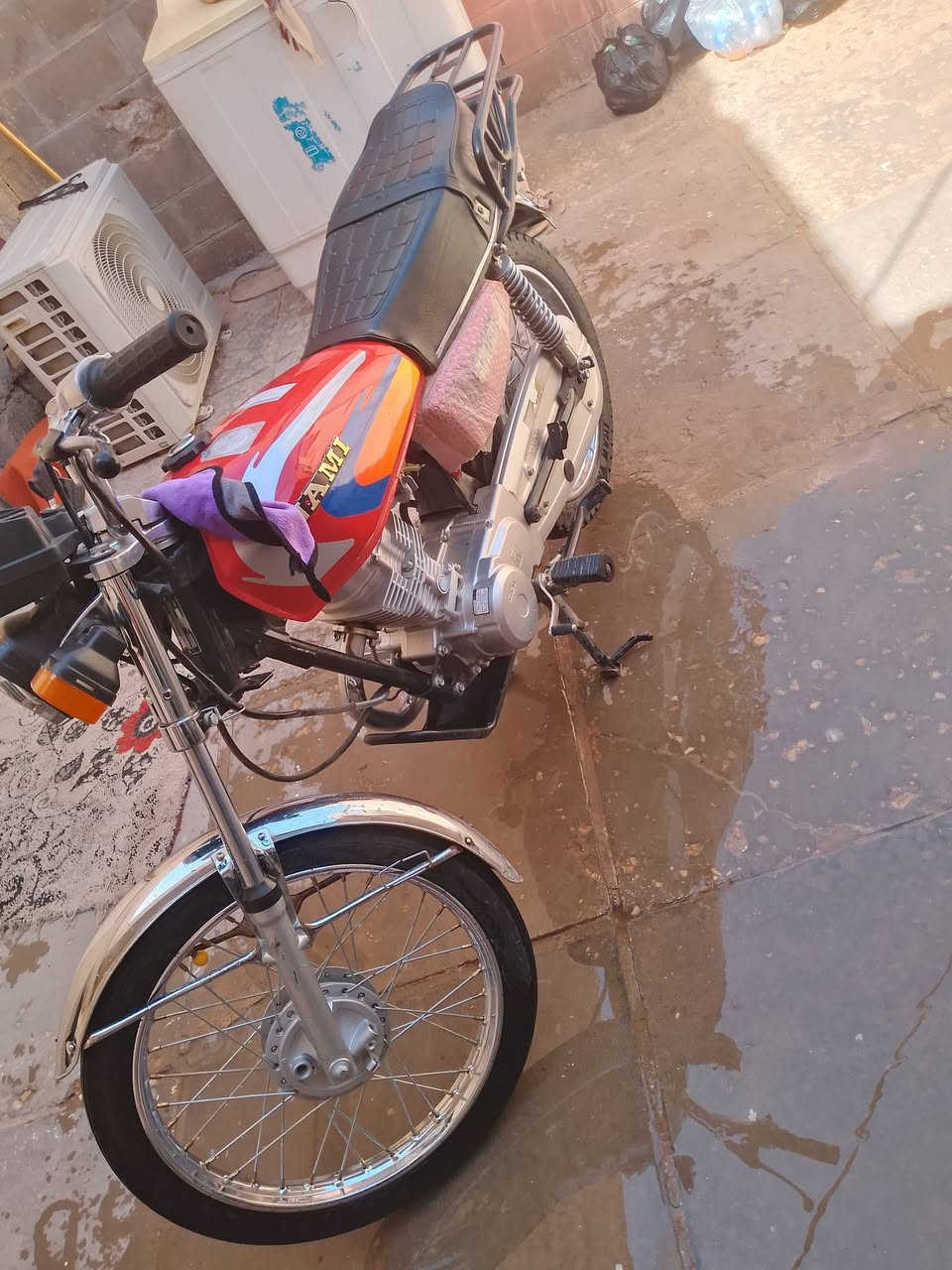 دراجه صاصي عشرين وتعميره خمسه وعشرين دراجه رقم السعر مليون و 400وبيه مجال رقم واتساب ***********
