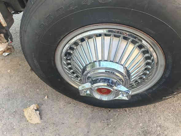 السلام عليكم دخم تاير ١٤ ثنين جدد قبل شهرين شادهن وثنين نص عمر وتخم ويل هم ١٤ وكبات ابو طره ١٤ بيع شلع بيعه وحده سعر ١٥٠ مكاني بغداد مدينت الصدر خوان بيع شلع بيعه وحده.... ***********...
