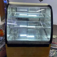 عارضة كيك • ثلاث طوابق • بصره