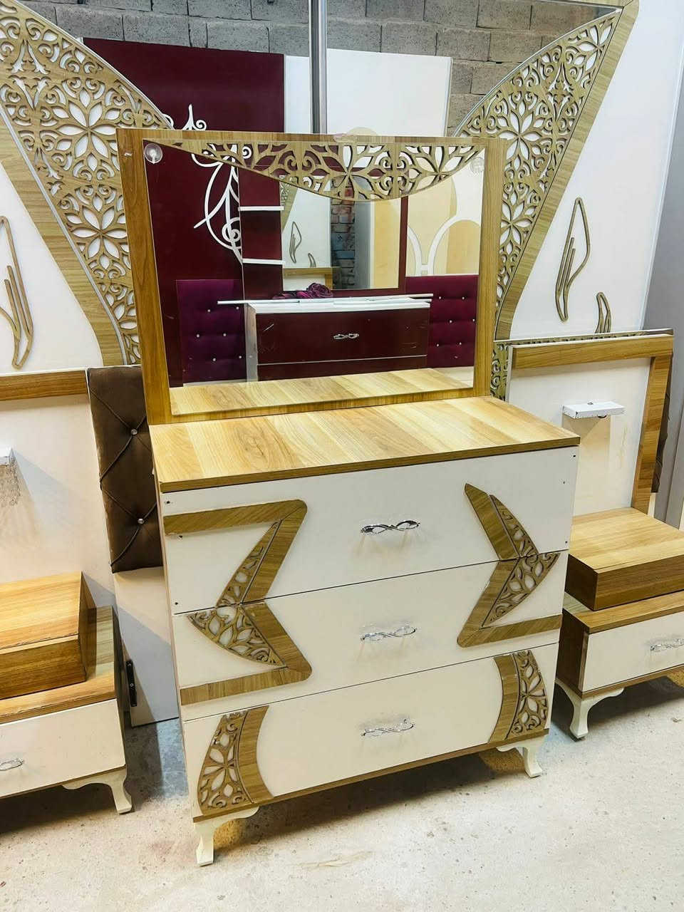 غرفه تركي مستعمل سلايت نضافه 90 
السعر 450 قفل 400 وي الشد والنقل داخل بغداد مجاني سكرين للغرفه والحجز خاص @إشارة


**إذا كنت صاحب هذا الإعلان وتريد حذفه لأي سبب، رجاءا أرسل رسالة إلى الدعم الفني**