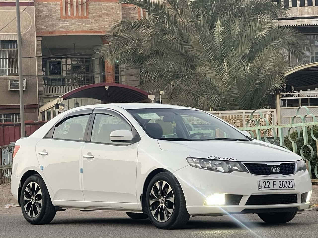 سيراتو ٢٠١٢ خليجي 
سعر ١٠٣ بيهة مجال شراي
بيهة صبغ باب سايق اثر شخط
باقي كلة مكفول سيارة وضع شركة
موصفات نص فول 
تحكم ستيرن جهيتن مانع نزلق
بلوتوث حاكيا يدات نيكل 
شفتات بلستيرن حساسات خلفية
داخل لونين شاير بلمري مري شفط
محرك ١٦٠٠ لا تبخير ولا تنقيص
رقم اربيل دولي بسمي هزة سنوية جديدة
سيارة جاهزة ما بيهة اي نقص 
ماشية ١٥٠ حقيقي
مكان سيارة بغداد الشعب
رقمي***********
