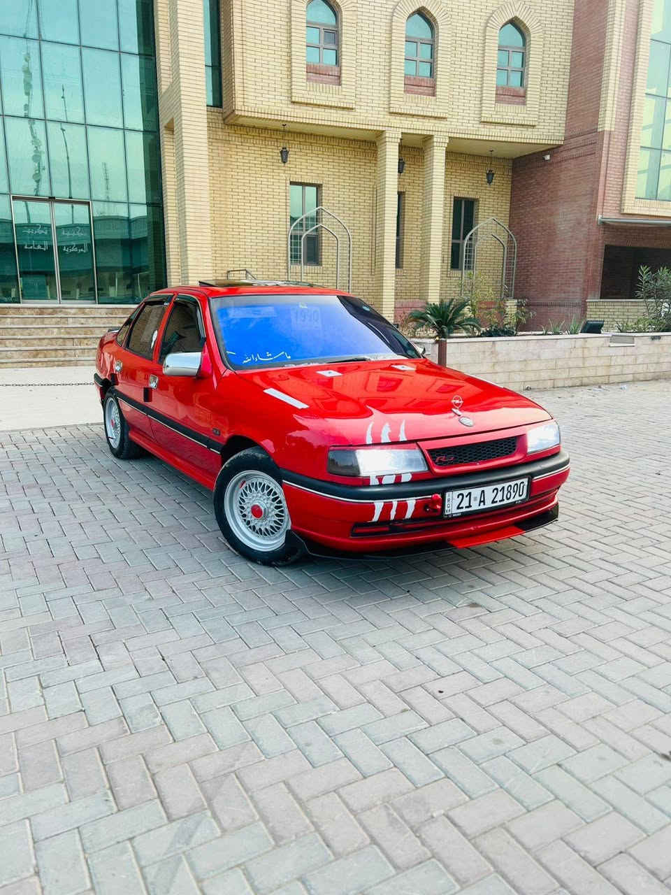 السلام عليكم للبيع اوبل فكتره موديل  91  رقم سليمانيه دولي  لل 29 بسمي تحويل ثاني يوم جديده لاخياس والا ضربه محرك كير شرط السياره حيل جديده تخم تاير جديد صدر جديد طبه بطانين صاج بل جيس داخلها حيل جديد  مكان السياره تكريت
السعر 48 وبيها مجال 
للستفسار لاتصال ***********
