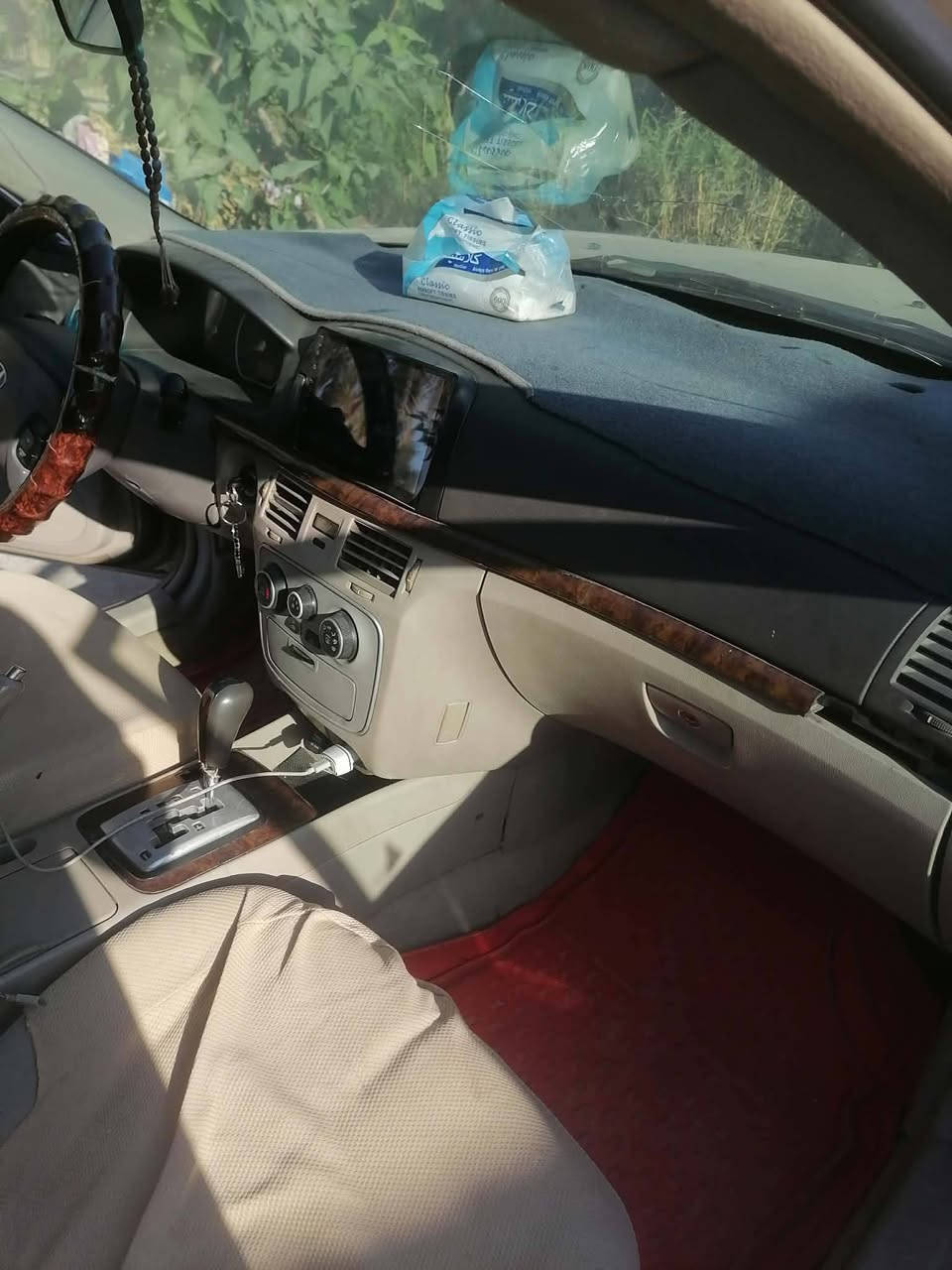 سوناته للبيع 2006 رقم نكليزي بسمي سياره جاهزه مكفوله من ضربه السعر 77 وبيه مجال بسيط  مكاني دوانيه مهناوية ***********
