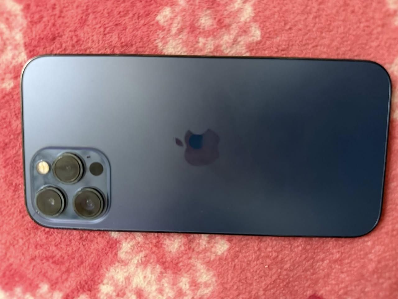 يفون ١٢ برو ماكس ٢٥٦ بطاريه ١٠٠ مبدل شاشه وبصمه عاطله بدون ملحقات قيم وخذ مستعجل ع بيع ***********
